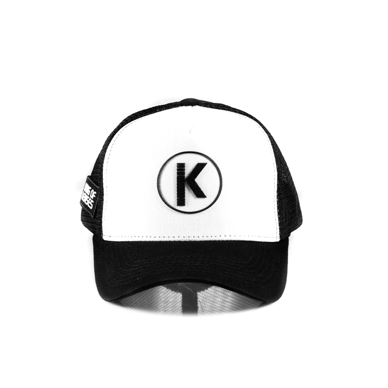 bone-trucker-aba-curva-branco-kingoflenses-frente